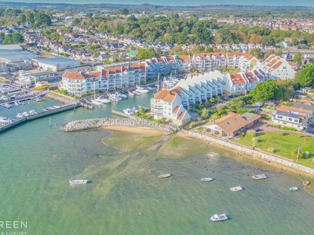 Townhouse for sale in Poole