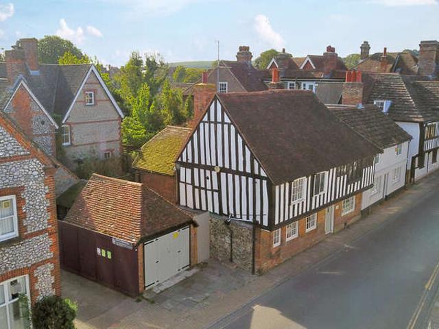 Townhouse for sale in Steyning, Horsham