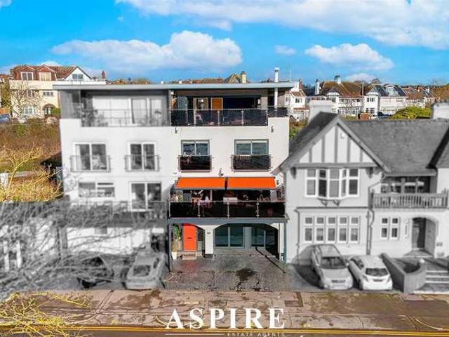 Townhouse for sale in Alton Barnes, Essex