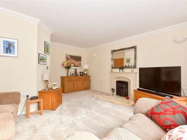 Townhouse for sale in Vinters Park, Midway