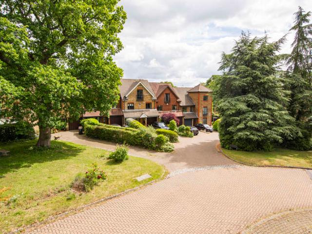 Townhouse for sale in Hawkenbury, Sandown Park