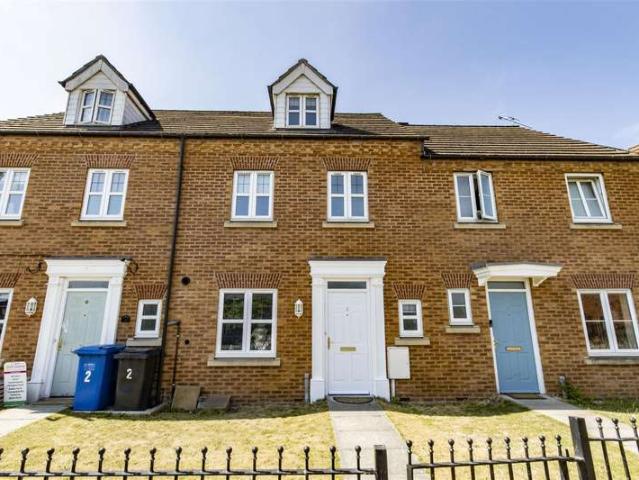 Townhouse for sale in Loundsley Green, East Midlands
