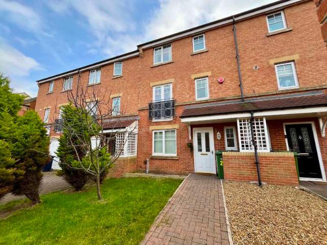 Townhouse for rent in Tyne And Wear