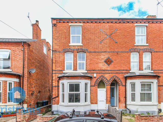 Townhouse for rent in Compton Acres, Barton In Fabis