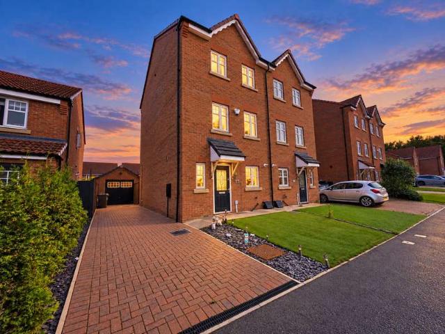 Townhouse for sale in Cundy Cross, Barnsley