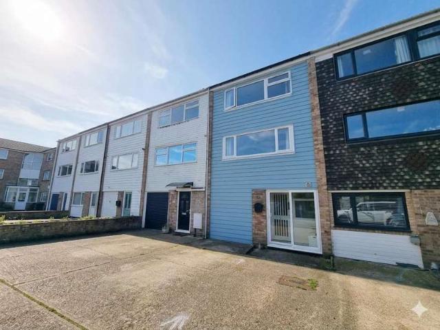 Townhouse for sale in Privett, Middlecroft
