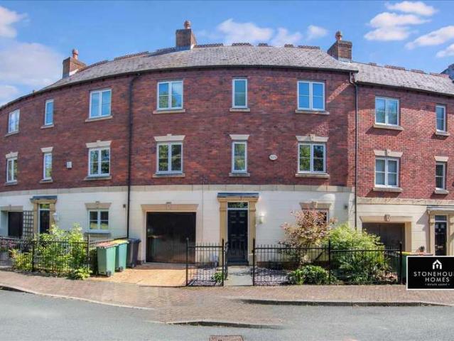 Townhouse for sale in Higher Bartle, Lancashire