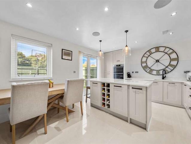Townhouse for sale in Row Town, Surrey