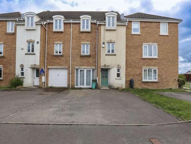 Townhouse for sale in Rhoose, Wales
