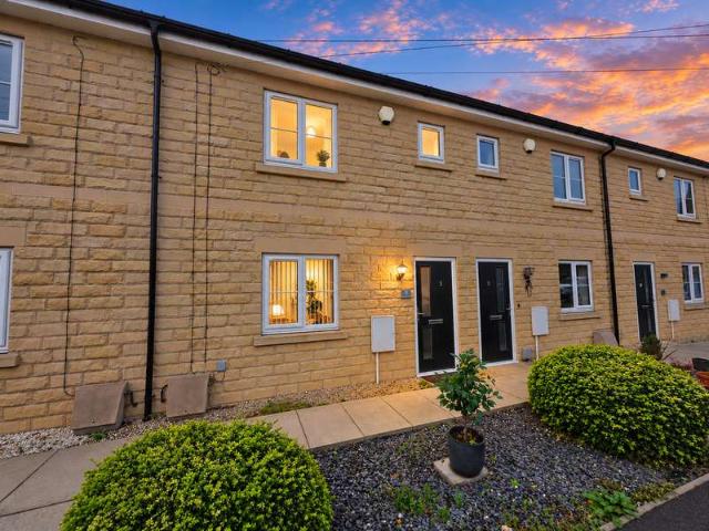 Townhouse for sale in Hoyland Common, Barnsley