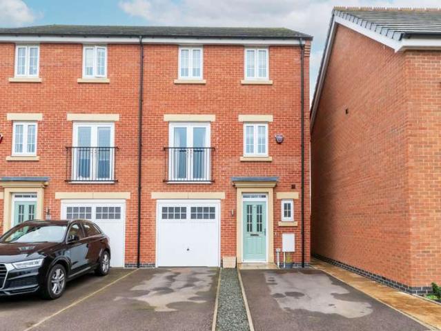 Townhouse for sale in Elmfield, Leicestershire