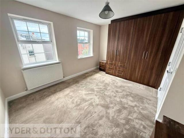Townhouse for rent in Higher Broughton, Salford