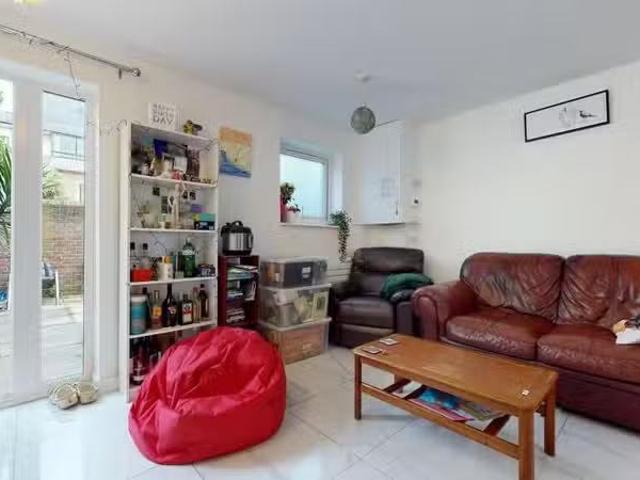 House for rent in Poplar