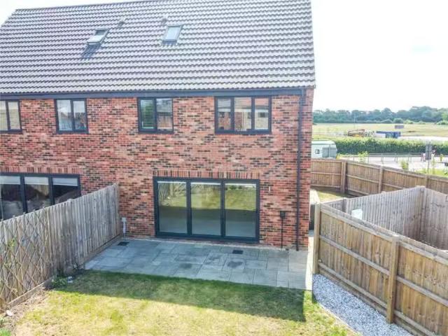 House for rent in Alveston