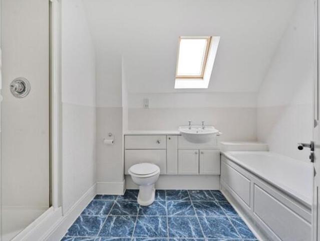 Townhouse for rent in The Slade, Oxfordshire