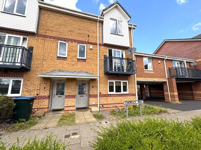 Townhouse for rent in Coventry