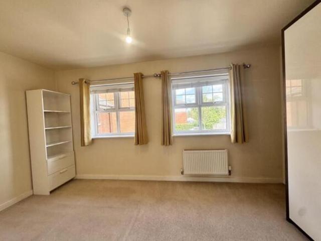 Townhouse for rent in Barming, Midway