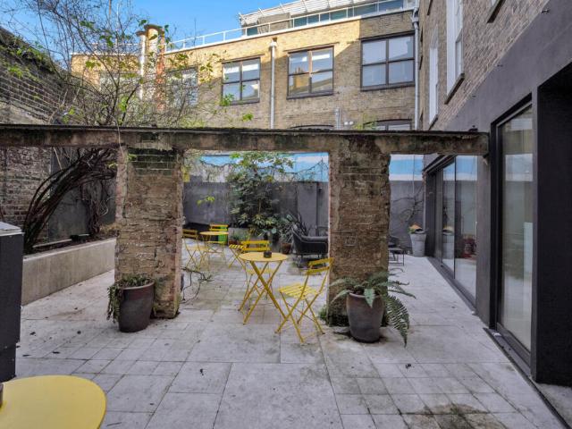 Townhouse for rent in Cat Hill, Isle Of Man