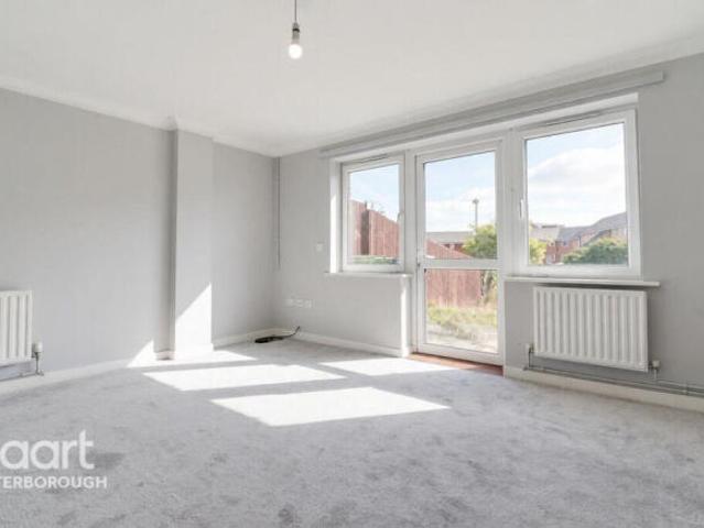 Townhouse for rent in Hampton Green, Cambridgeshire