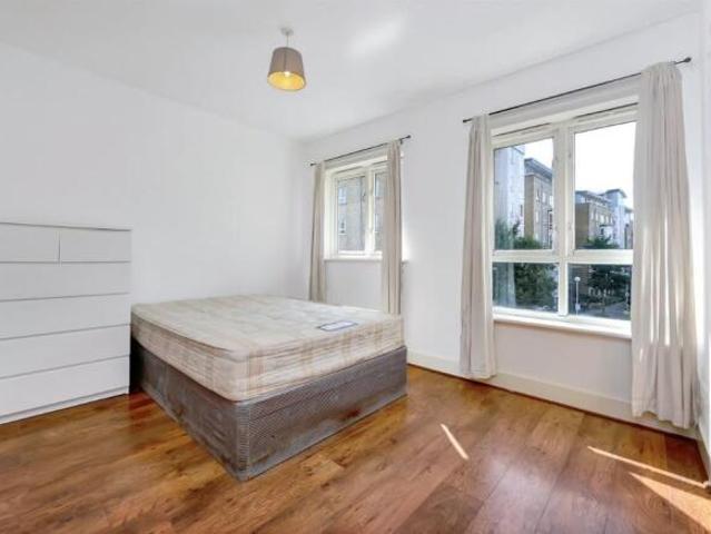 Townhouse for rent in Isle Of Dogs, Greater London
