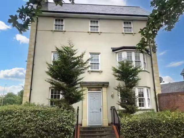 House for rent in Rosehill, Cat Hill