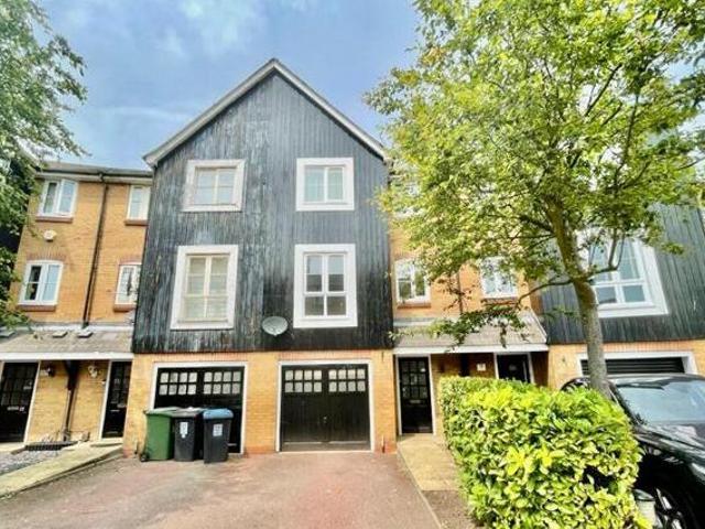 House for rent in Pouchen End, Hertfordshire