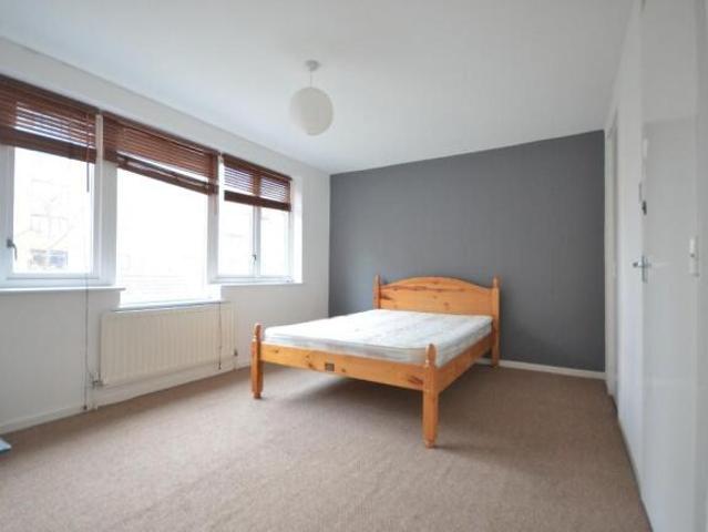 Townhouse for rent in Cat Hill