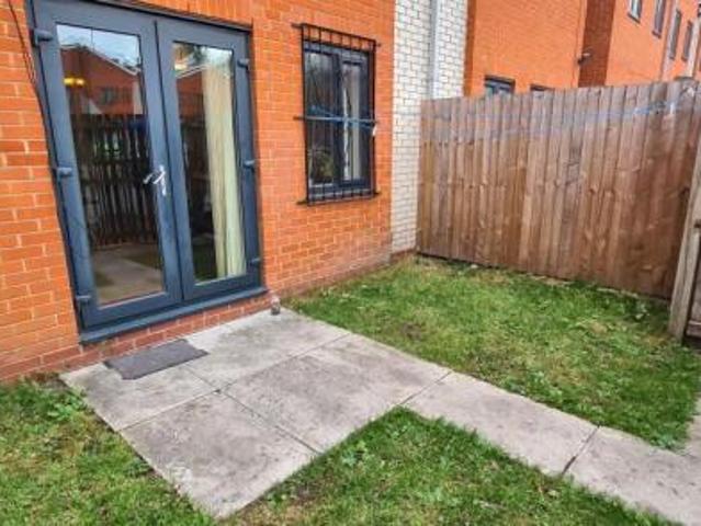 Townhouse for rent in St Helens