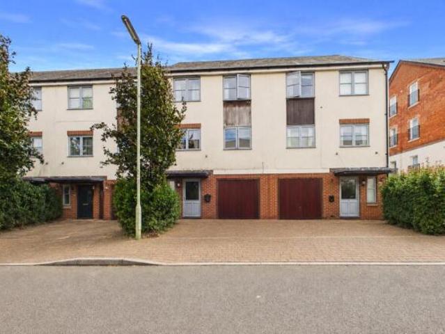 Townhouse for rent in Priest Down, Hampshire