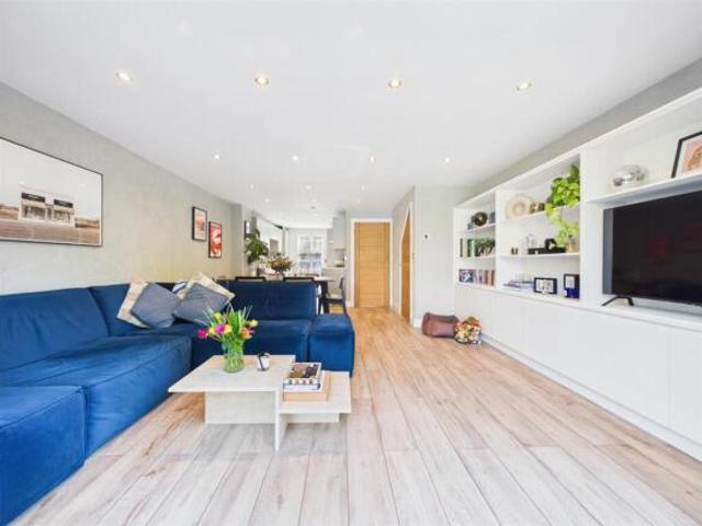 Townhouse for rent in Kedleston, East Midlands