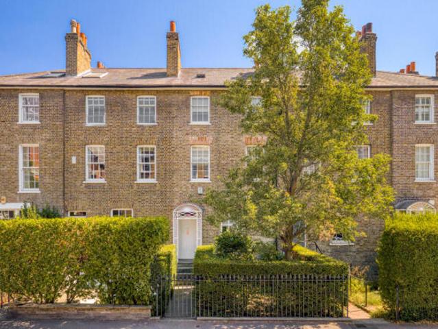 Townhouse for rent in Wimbledon, Greater London