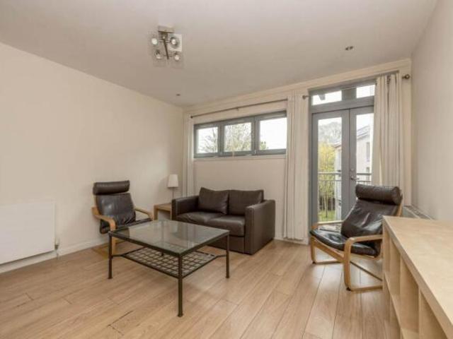 Townhouse for rent in Moat, Slateford