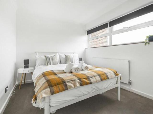 Townhouse for rent in Arbury, Cambridgeshire