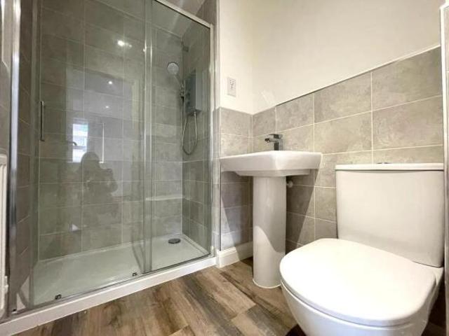 Townhouse for rent in West Midlands