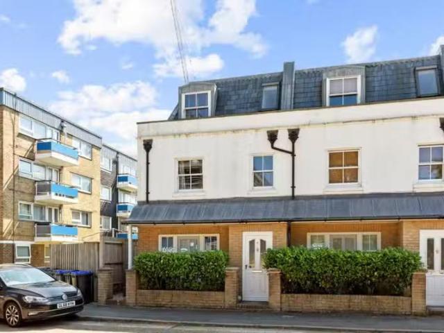 House for rent in Fishersgate, West Sussex