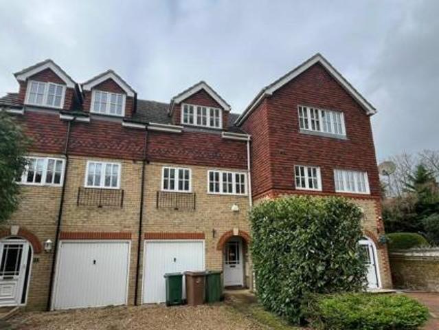 House for rent in Sutton Green, Woking