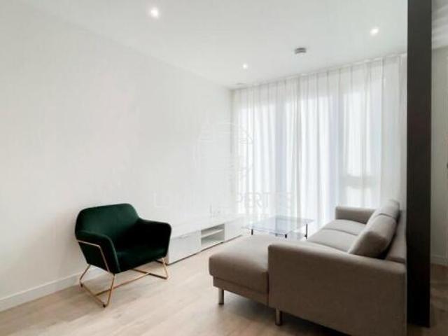 Townhouse for rent in Cat Hill