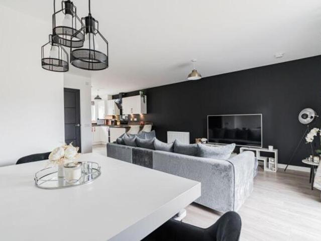 Townhouse for sale in Kirkliston, Scotland