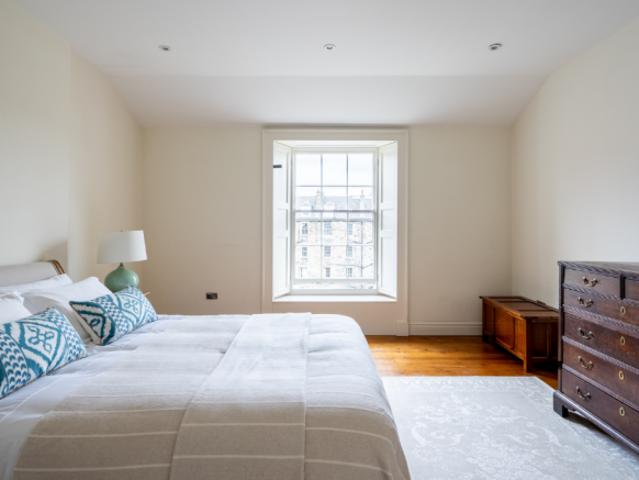 Townhouse for sale in Broughton, Scotland