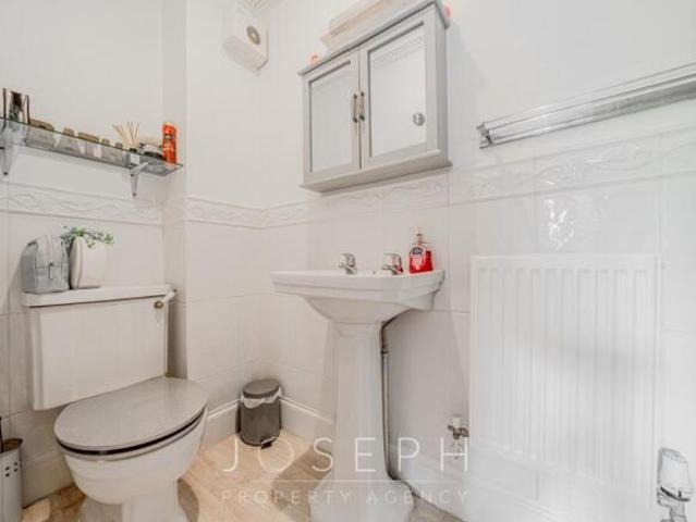 Townhouse for sale in Key Street, Suffolk