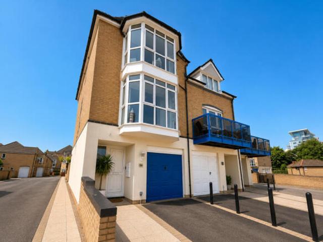 Townhouse for sale in City Of Southampton
