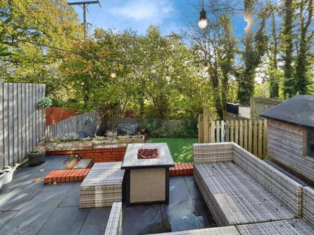 Townhouse for sale in Gorseinon, Wales