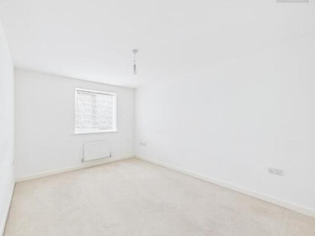 Townhouse for sale in Peterborough, Cambridgeshire and Peterborough