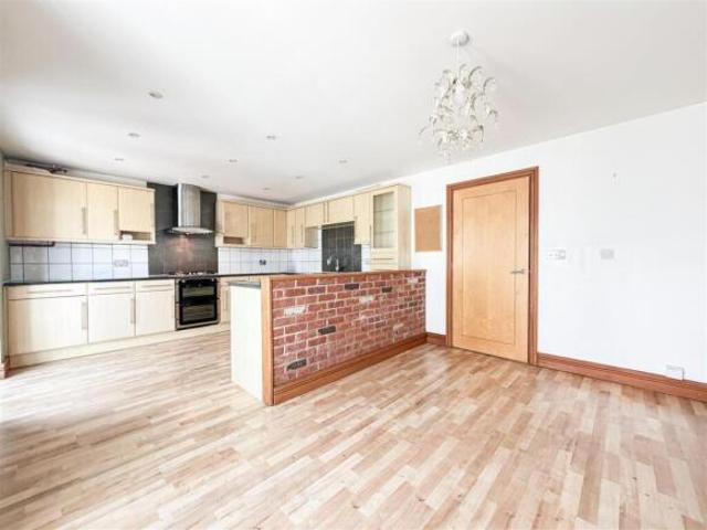 Townhouse for sale in Eastbourne, East Sussex