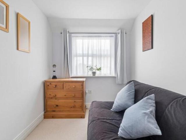 Townhouse for sale in Wexham Court, Slough