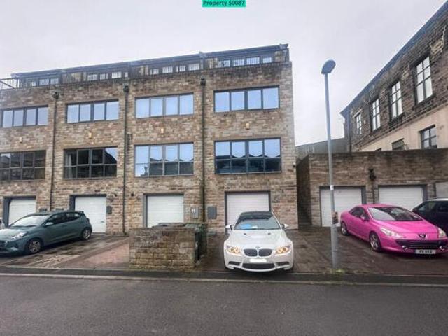 House for sale in Priestthorpe, Crossflatts