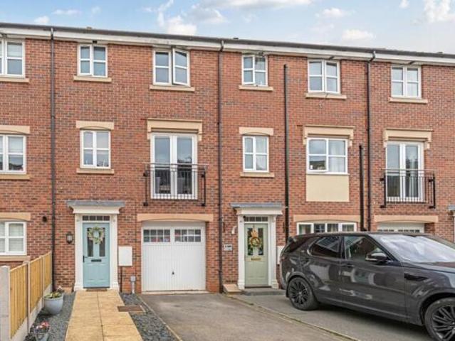 Townhouse for sale in Ermine West, Brayford