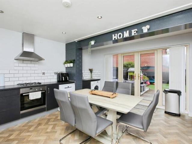 Townhouse for sale in Spondon, East Midlands