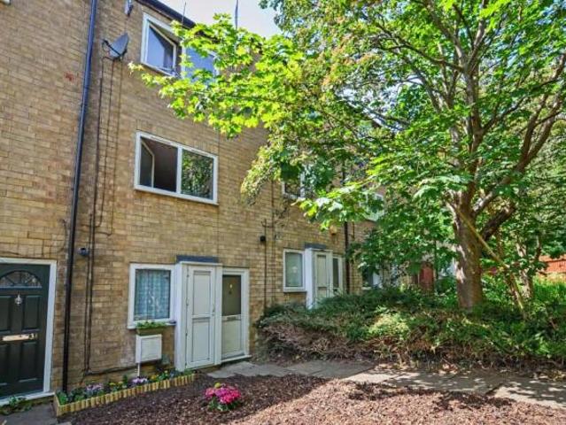 Townhouse for sale in Northampton, Northamptonshire