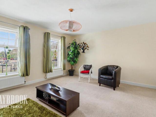 Townhouse for sale in Kiveton Park, South Yorkshire
